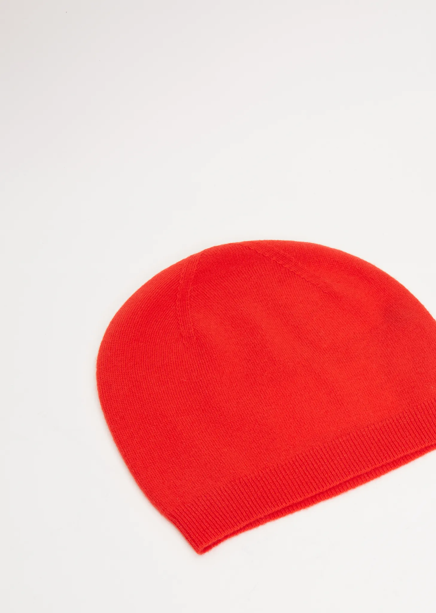 Archie Wool Cashmere Beanie — Red