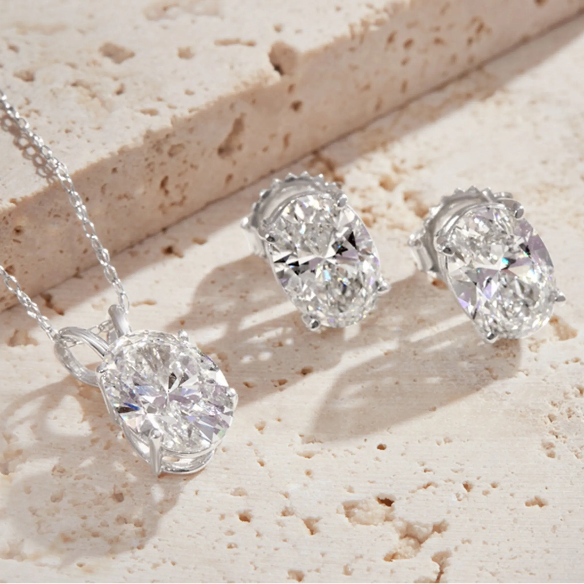 Lumeniri Oval Classic 2.00cttw Pendant