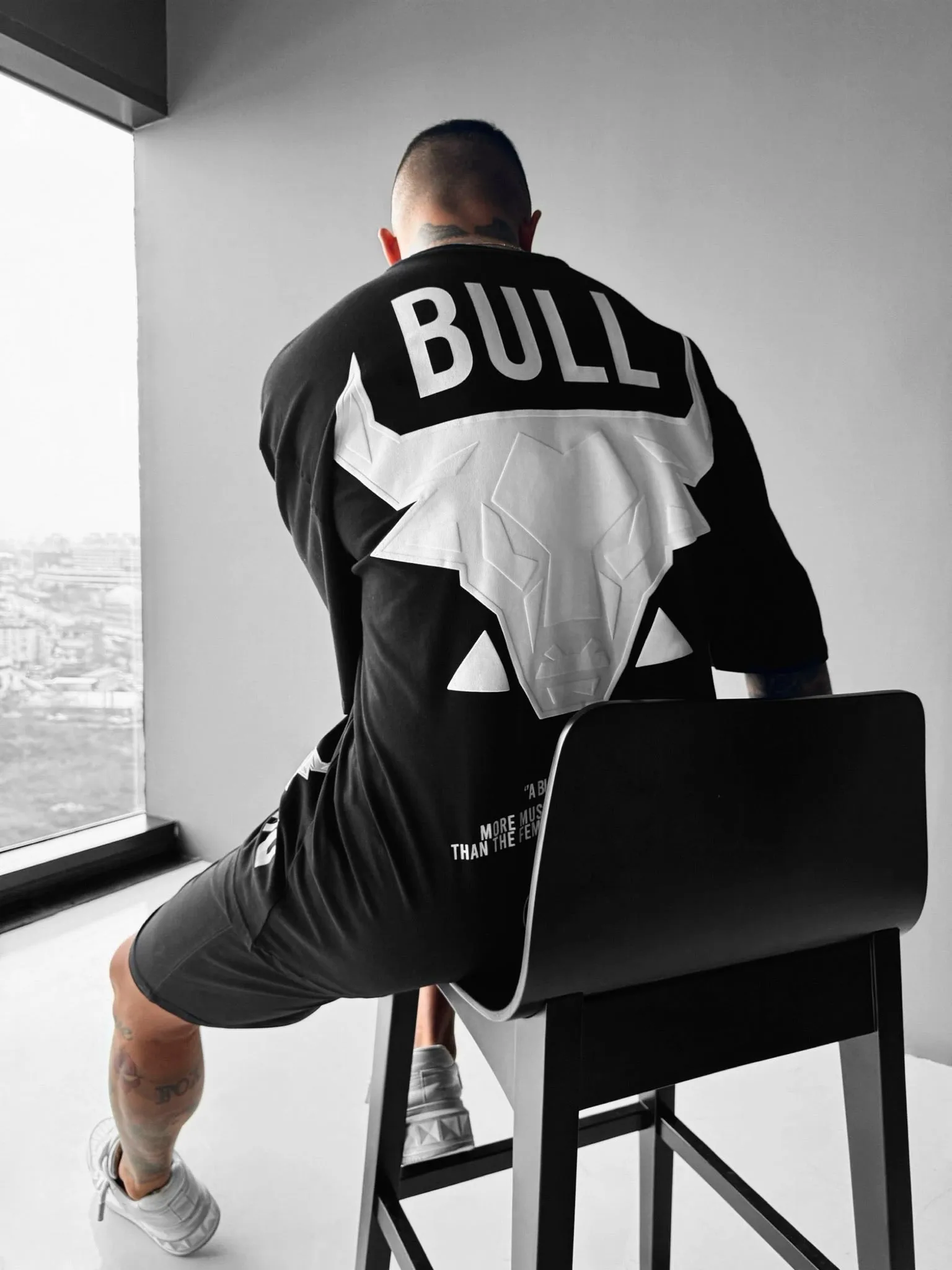 Oversize Bull T-shirt - Black and White