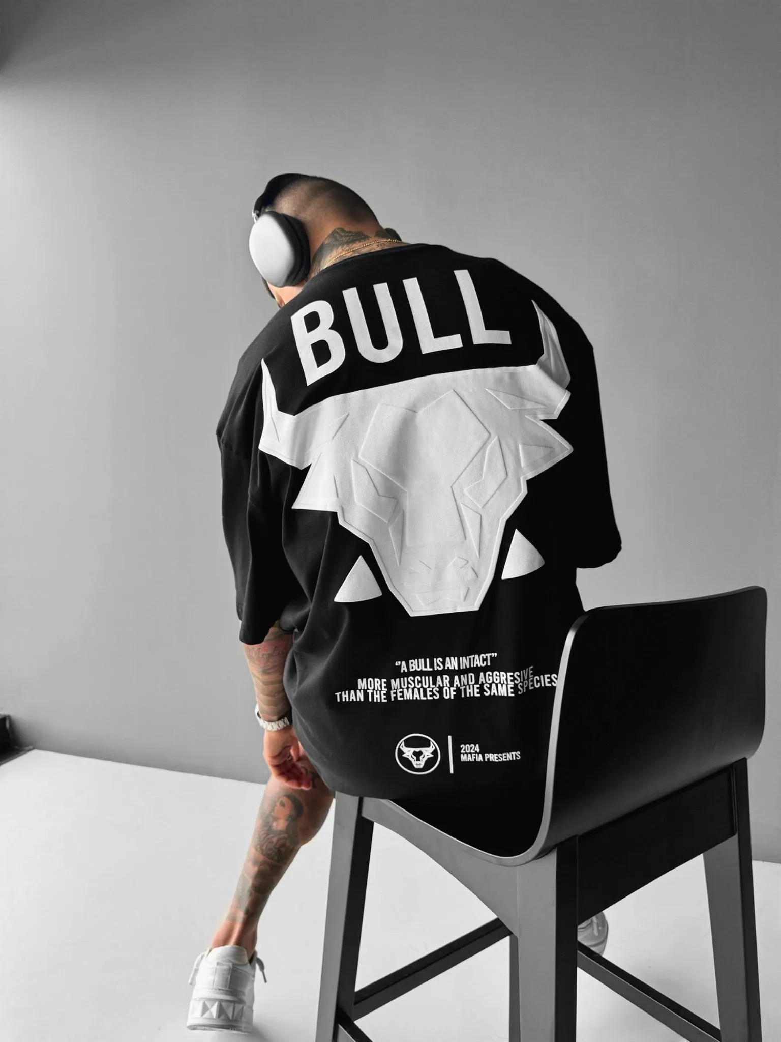 Oversize Bull T-shirt - Black and White