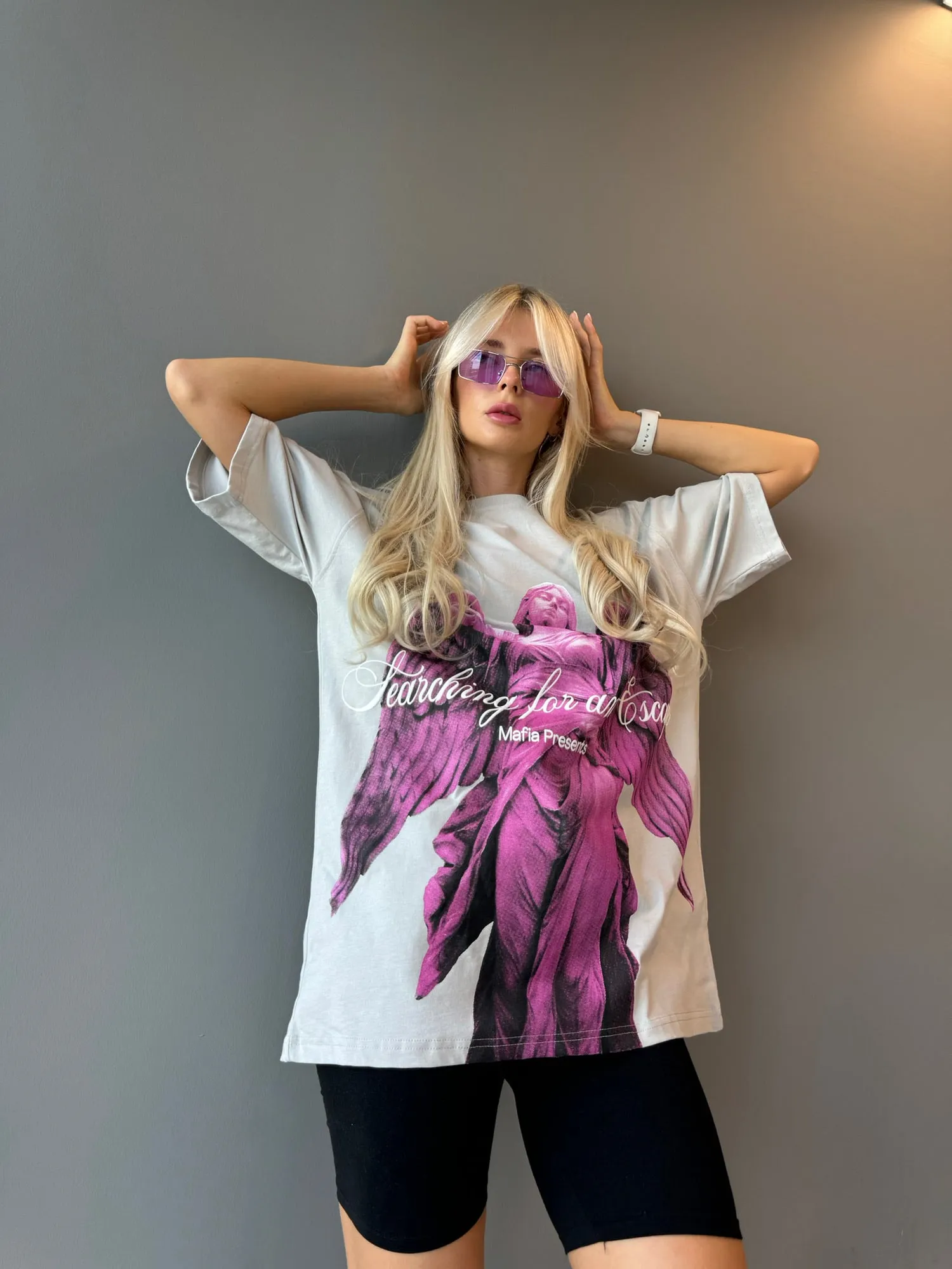 Oversize Escape T-shirt - Grey and Lila